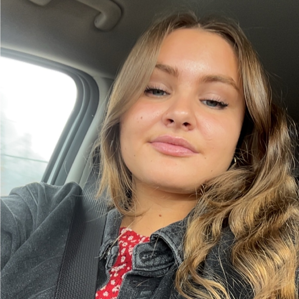 Meet your Posher, Abigail